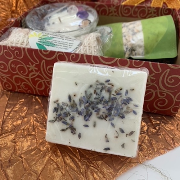 Handmade Lavender Spa Gift Package with Meditation Candle in Reusable Gift Box - Picture 3 of 7